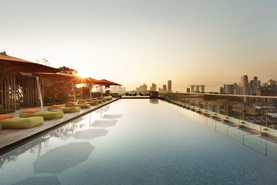Jen Orchardgateway in Singapur:  Rooftop Infinity Pool