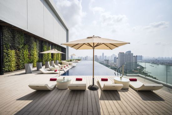 AVANI+ Riverside Bangkok Hotel:  Pool