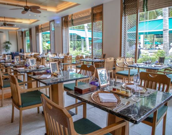 Banyan Tree Phuket:  The Watercourt Restaurant