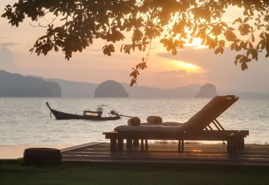 Koyao Island Resort in Ko Yao:  Sunbed Sunrise