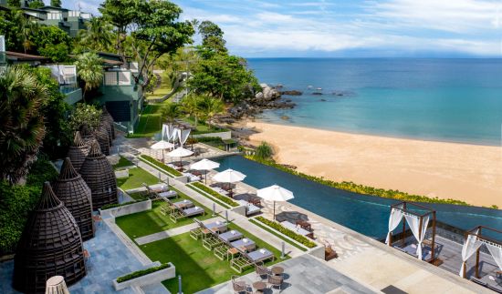 The Shore at Katathani à Phuket:  Main pool and beach