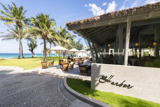 The Shore at Katathani à Phuket:  The Harbor Restaurant