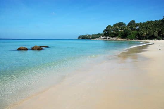 Twinpalms Surin Phuket Resort:  Surin Beach