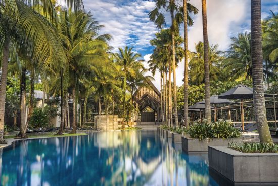 Twinpalms Surin Phuket Resort:  Pool 