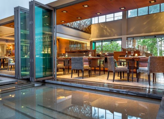 Twinpalms Surin Phuket Resort:  Oriental Spoon Restaurant