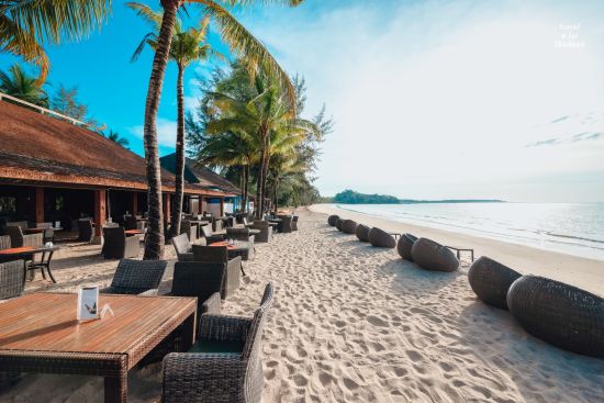 Beyond Resort Khaolak in Khao Lak:  Beach Restaurant