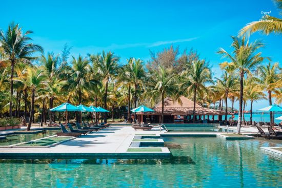 Beyond Resort Khaolak in Khao Lak:  Pool