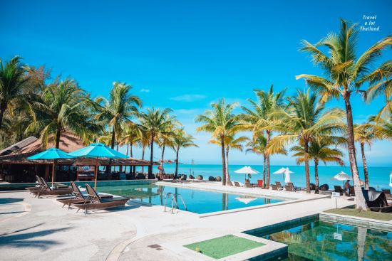 Beyond Resort Khaolak in Khao Lak:  Pool