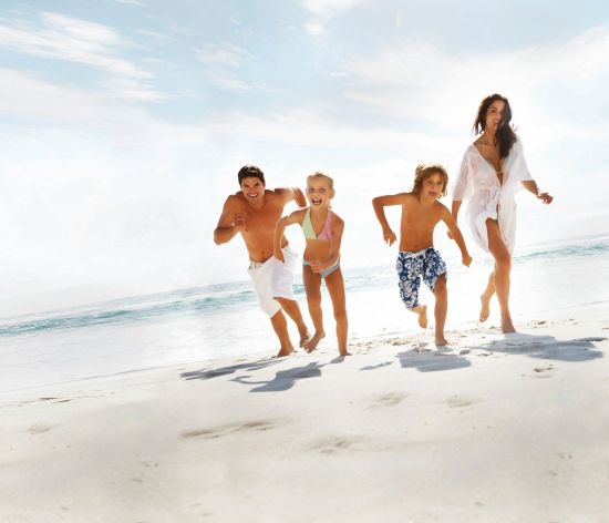 SAii Laguna Phuket:  OLR_Family Running on Beach_HR_CMYK