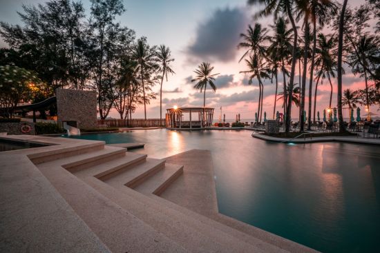 SAii Laguna Phuket:  Pool Sunset