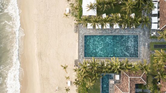 TIA Wellness Resort à Danang:  Pool & Beach View