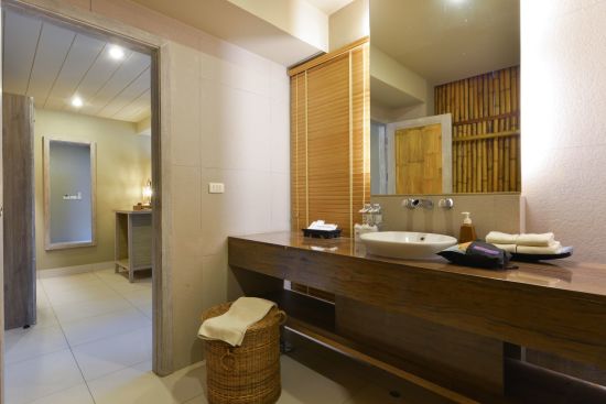 Twin Lotus Resort & Spa à Ko Lanta: Superior Room | Bathroom