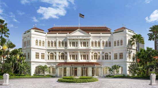 Raffles Singapore in Singapur:  Full Hotel Facade Day