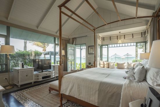 Devasom Hua Hin Resort:  Beachfront Villa