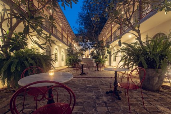 Fort Bazaar in Galle:  Courtyard