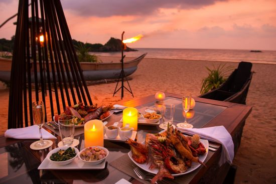 Shinagawa Beach à Balapitiya:  The Tuna Boat - intimate dining on the beach