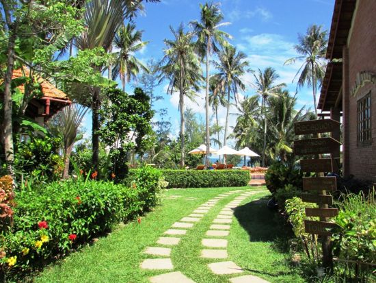 Cassia Cottage à Phu Quoc:  Garden Pathway to the Swimming Pool