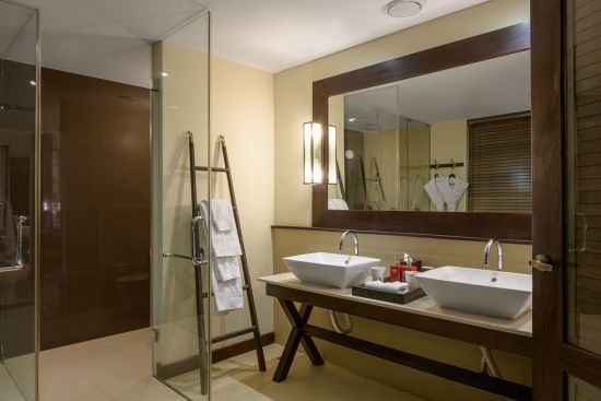 Water Garden Sigiriya:  Deluxe Villa | Bathroom