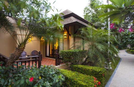 Fair House Beach Resort & Hotel in Ko Samui:  Deluxe Bungalow | from outside