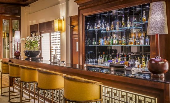 Anantara Angkor Resort in Siem Reap:  Chi Bar
