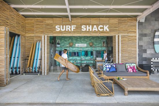 COMO Uma Canggu in Südbali:  Surf Shack | Surf school by Tropicsurf