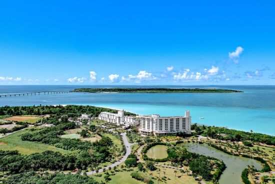 Miyakojima Tokyu Hotel & Resorts: Aeriale view of the hotel