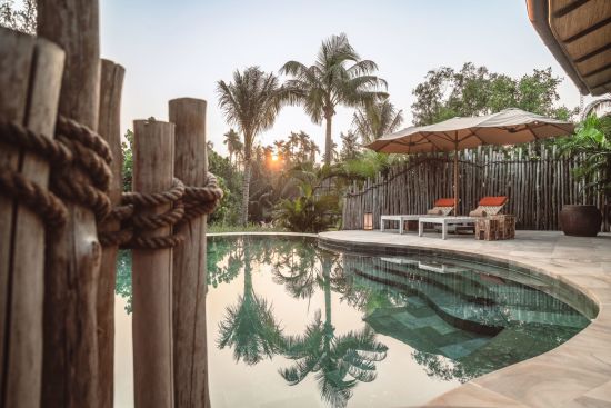 Le centre du Vietnam avec délectation de Hué: room: Nipa Pool Villa