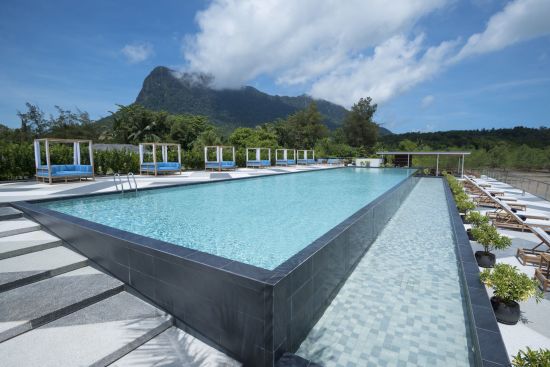 Cove 55 à Kuching:  Pool