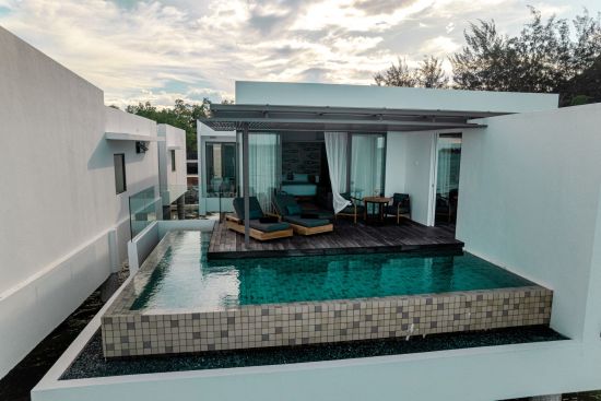 Cove 55 à Kuching:  Ocean Pool Family Villa