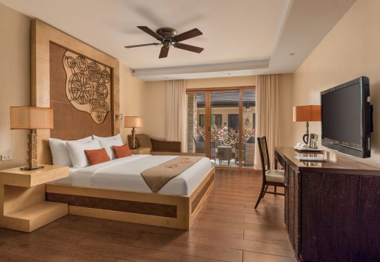 Crimson Resort & Spa Mactan in Cebu:  Deluxe