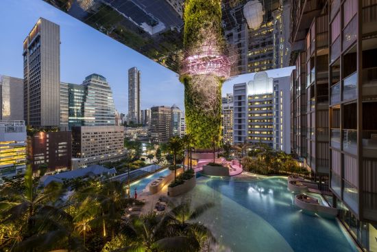 Pan Pacific Orchard in Singapur:  Beach Terrace Pool | Dusk