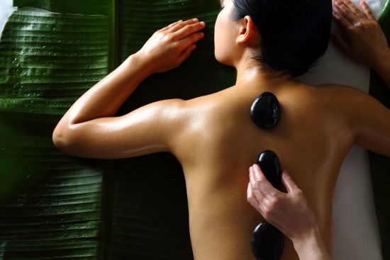 Sankara Hotel & Spa in Yakushima:  Sankara Sana hot stone