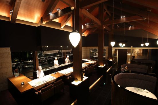 Sankara Hotel & Spa in Yakushima:  Restaurant Okas