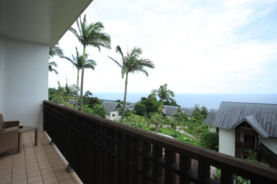 Sankara Hotel & Spa in Yakushima:  Junior Suite | balcony