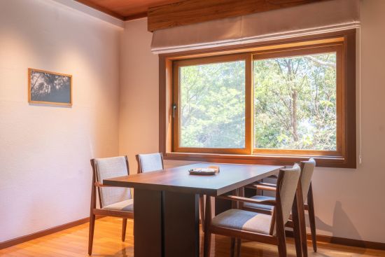 Sankara Hotel & Spa in Yakushima:  Mansana Villa | dining room