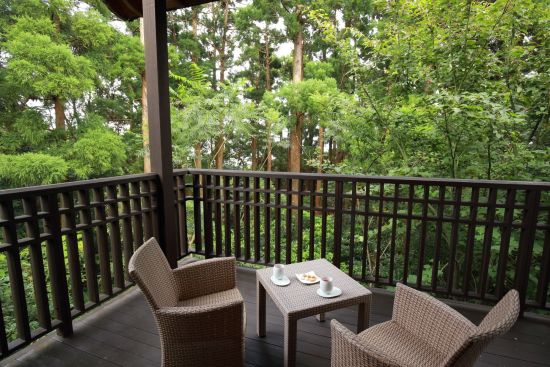 Sankara Hotel & Spa in Yakushima:  Samudra Villa | balcony