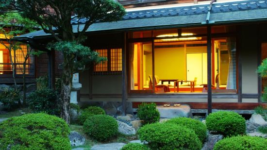 Nishimuraya Honkan à Kinosaki Onsen:  Traditional Superior | view from the garden
