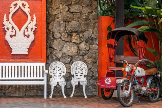 Homm Souvannaphoum Luang Prabang:  Entrance Motorbike