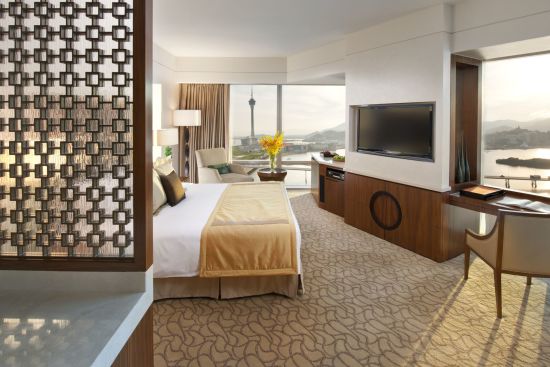 Mandarin Oriental Macau à Macao:  Deluxe Corner View