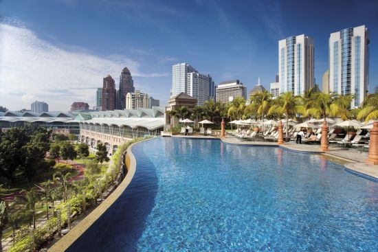 Mandarin Oriental in Kuala Lumpur:  Infinity-edged Swimming Pool