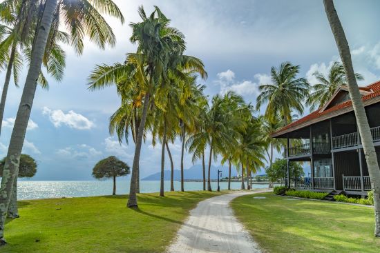 Pelangi Beach Resort & Spa in Langkawi:  Grounds