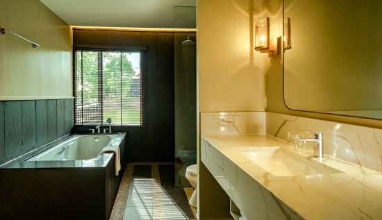 Pelangi Beach Resort & Spa in Langkawi:  Lakefront Room | Bathroom