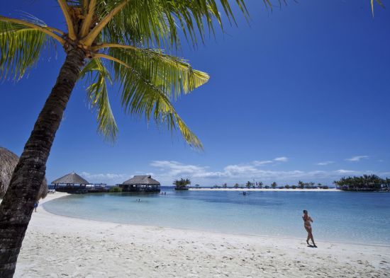 Bluewater Maribago Beach Resort in Cebu:  Beach Cove