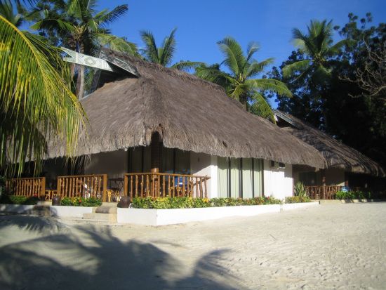 Bluewater Maribago Beach Resort in Cebu:  Bungalow