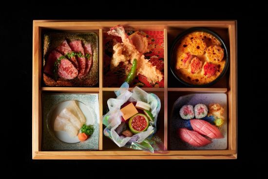 Swissotel The Stamford in Singapur:  Lunch bento @ Mikuni