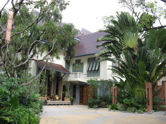 Ariyasom Villa in Bangkok:  outside view