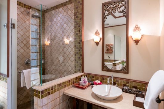 Ariyasom Villa in Bangkok:  Studio Bathroom