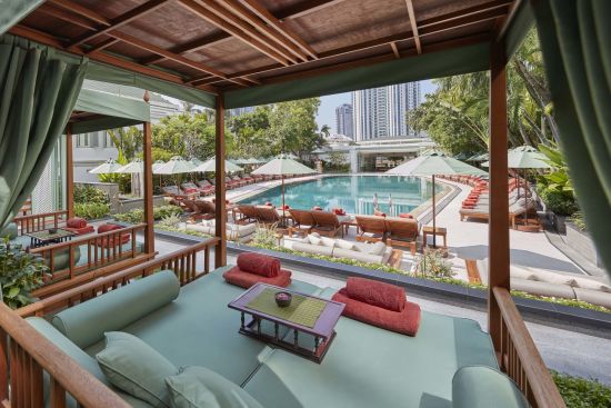 Mandarin Oriental in Bangkok:  Cabana and pool