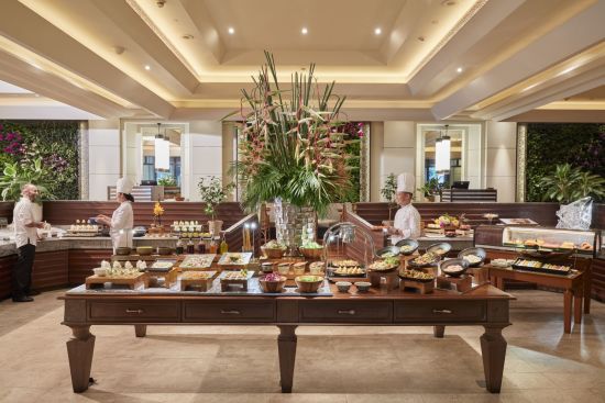 The Peninsula Bangkok:  The River Cafe & Terrace
