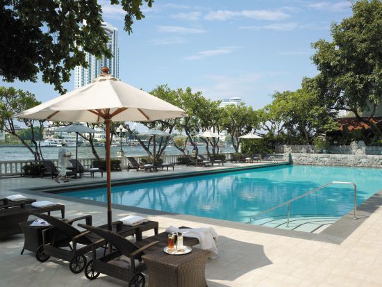 Shangri-La Bangkok:  Pool of Krungthep Wing